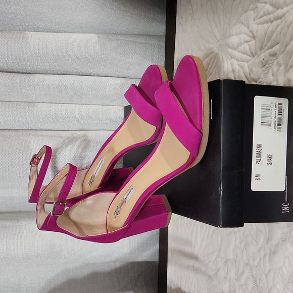 NEW INC fusia heels - Picture 1 of 7